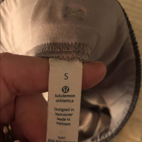 Lululemon Men’s Shorts Light Weight Size Small - Picture 3 of 4